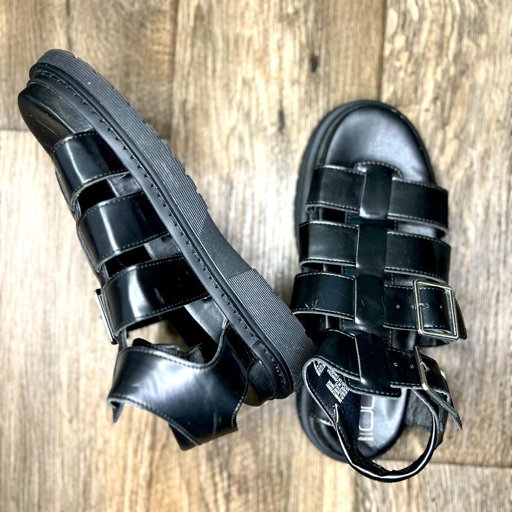 Women’s Black Sandals